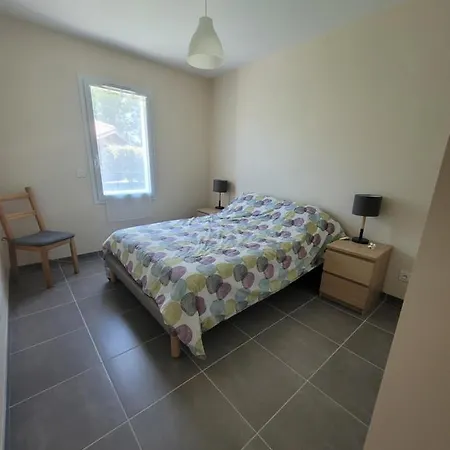 Les Acacias Apartamento *